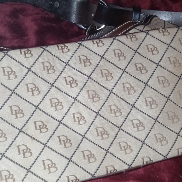 Dooney bourke - Picture 6 of 7